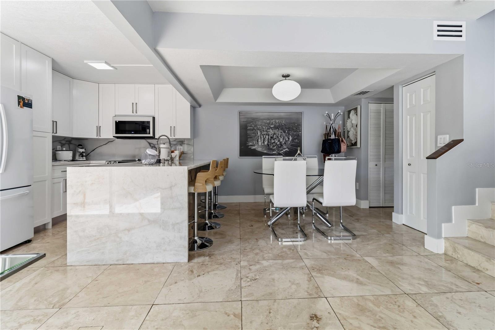 LES CHATEAUX AT INTL GARDENS CONDO - Residential