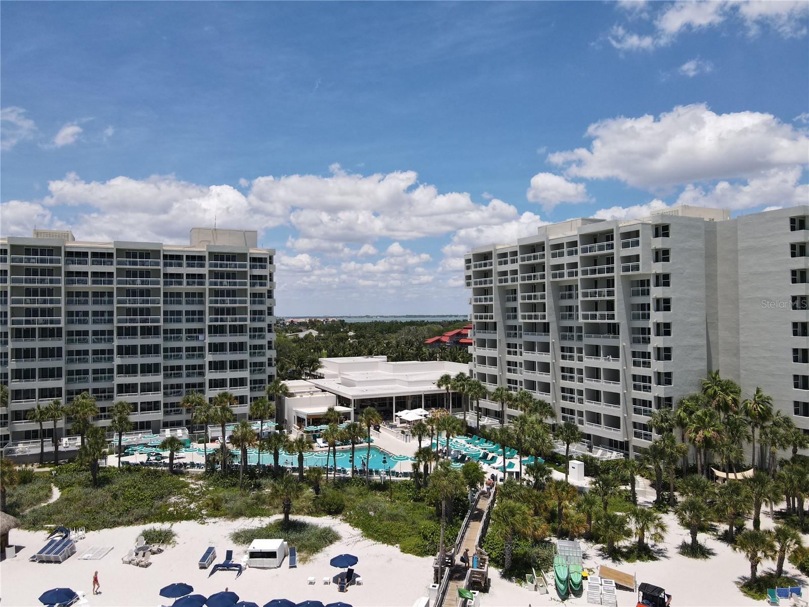 INN ON THE BEACH PH I - Residential