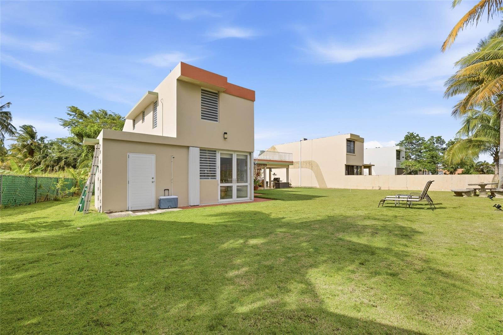 URB. COCO BEACH - Residential