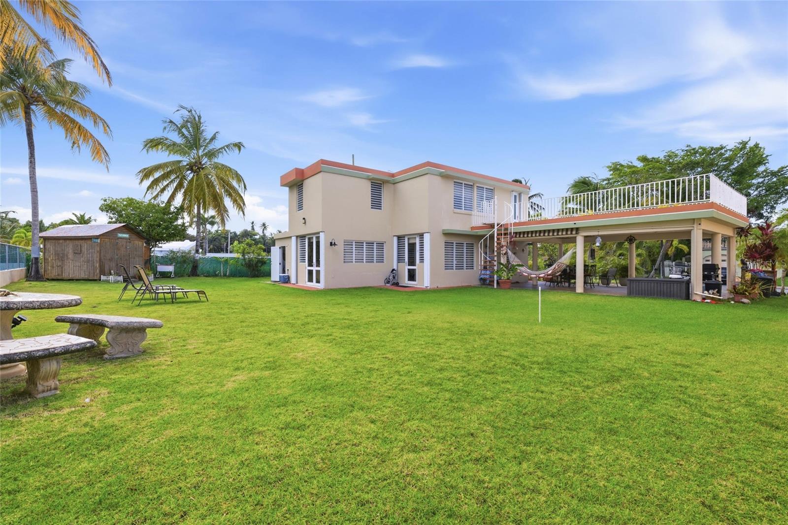 URB. COCO BEACH - Residential