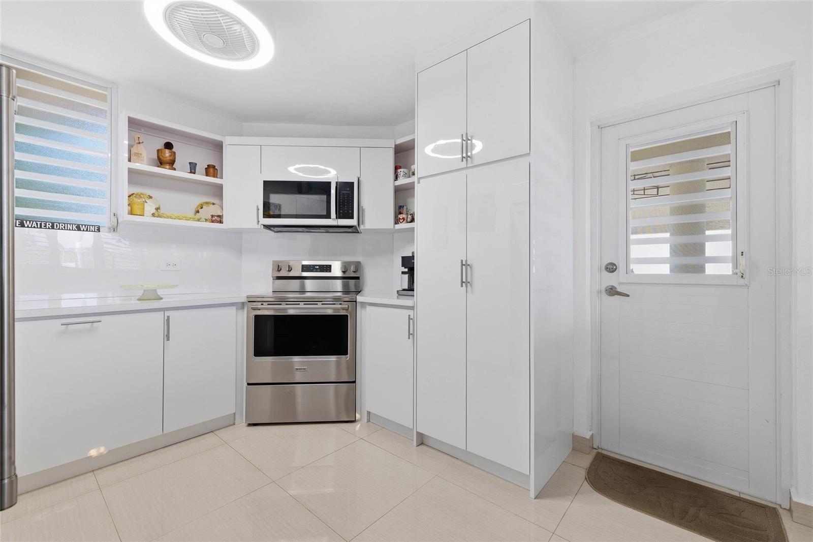 URB. COCO BEACH - Residential