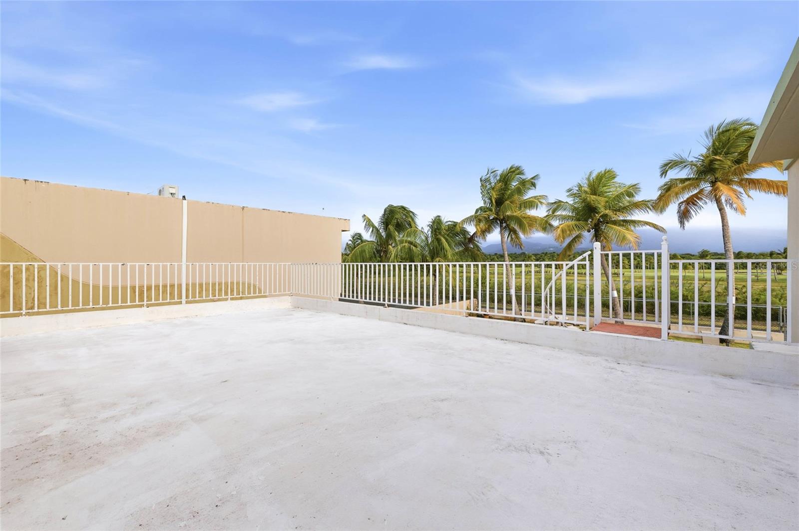 URB. COCO BEACH - Residential