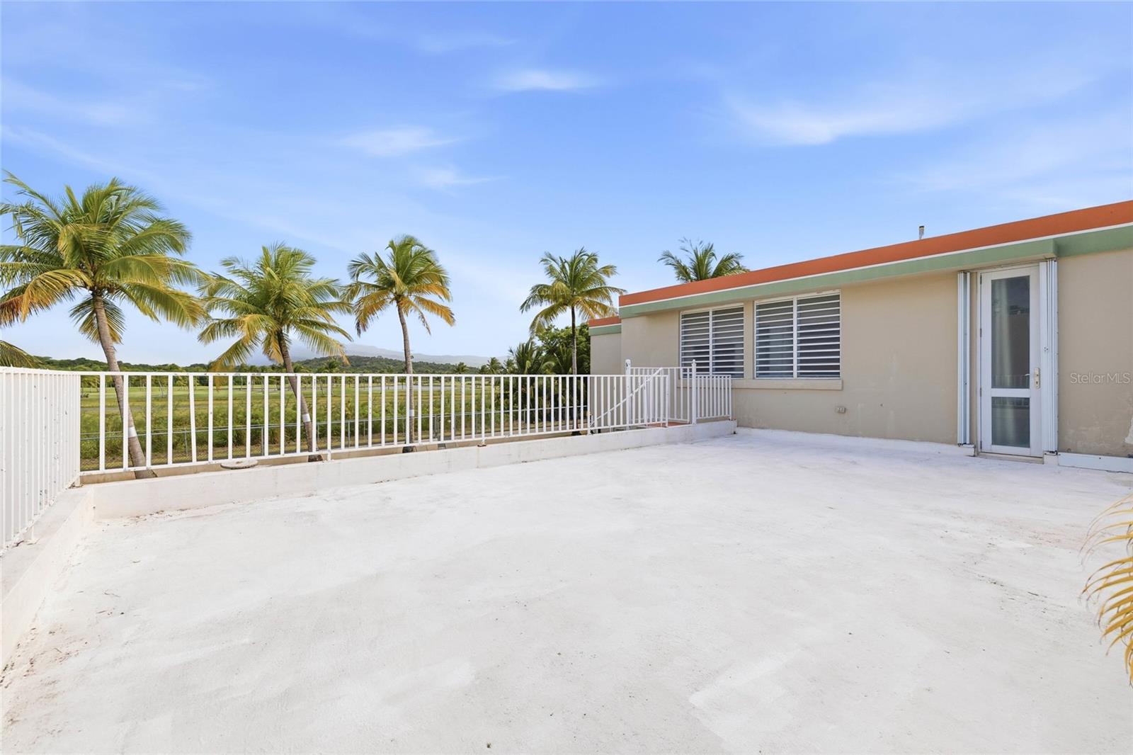 URB. COCO BEACH - Residential