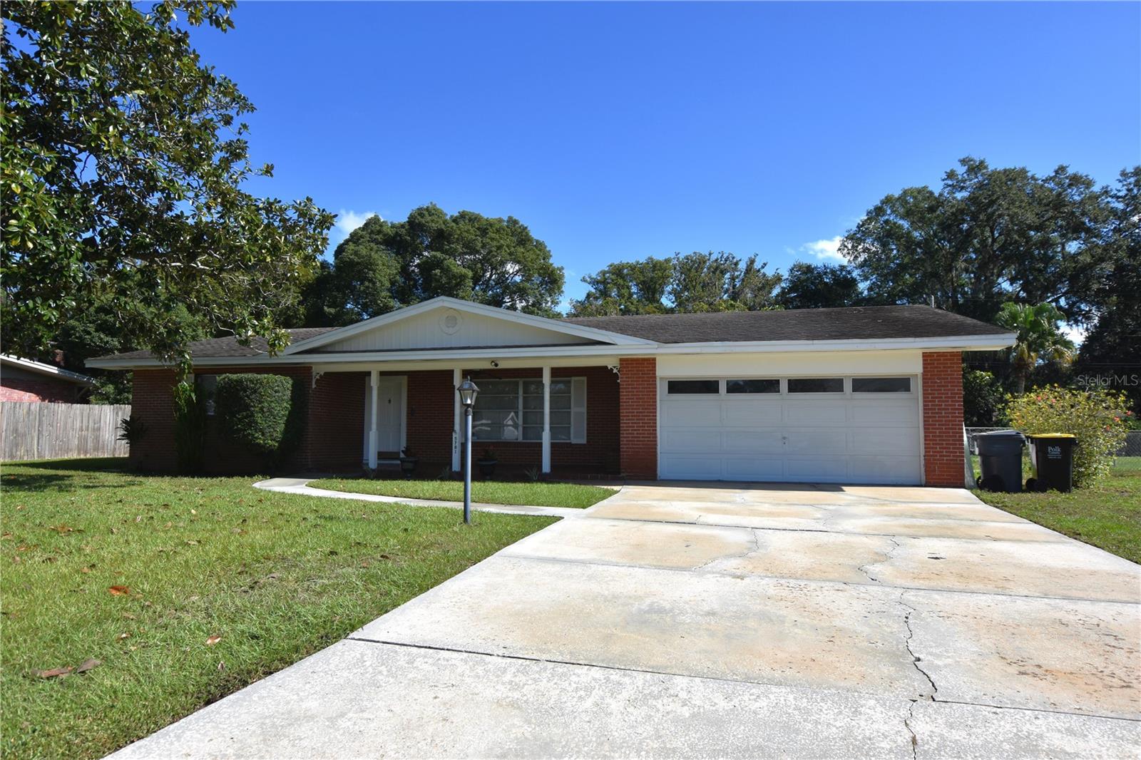 LAKE GIBSON ESTATES - Residential Lease