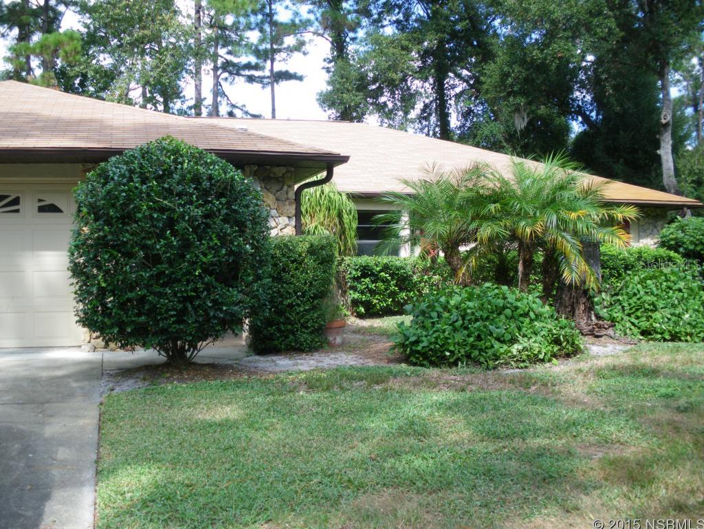 NICE FAMILY HOME WITH SPLIT FLOOR PLAN, FAMILY ROOM WITH FIREPLACE. INSIDE LAUNDRY AND 2 CAR GARAGE. NEW ROOF IN 2014. ;Water: City