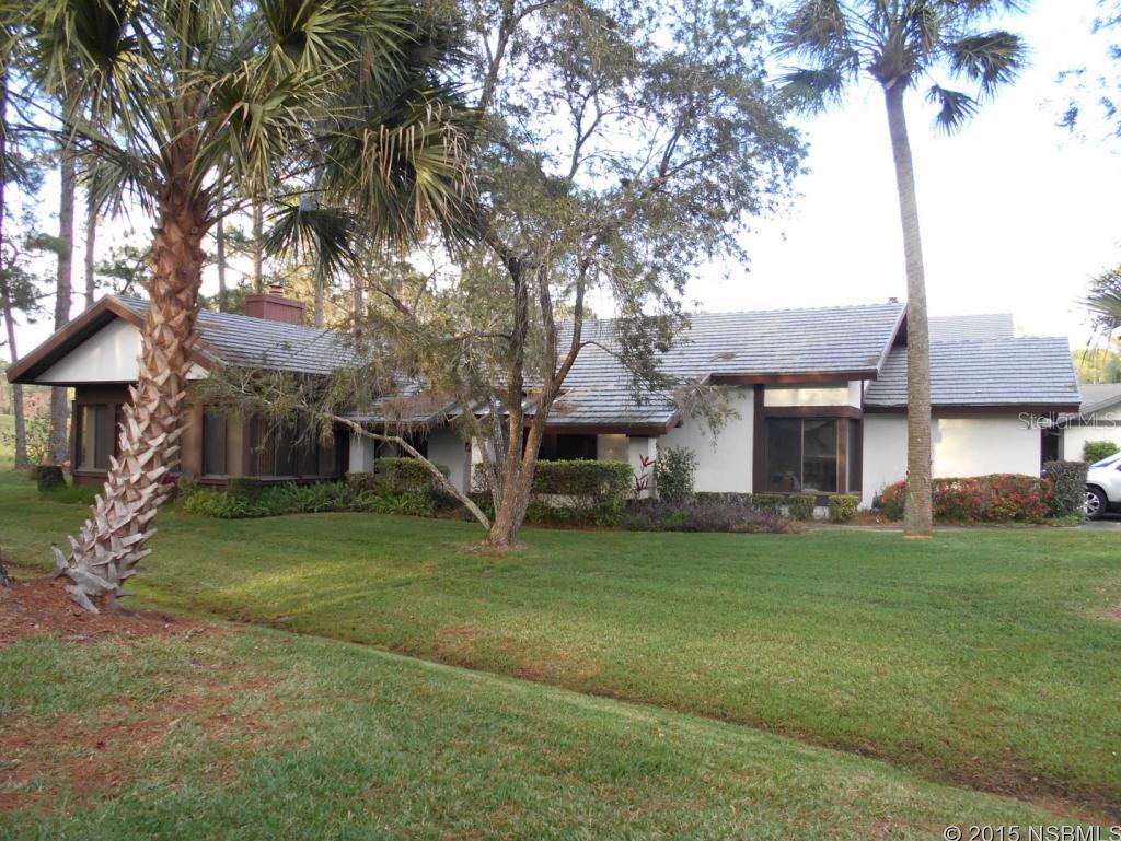 Golf community block home with views of the 14th green. Cheerful and bright this home features large windows and sliding glass doors overlooking the golf course. Large 2 car garage with lots of space. Kitchen has plenty of cabinets for storage. Master bedroom has a walk-in closet, dual sinks and shower. This home is priced to sell. ;Water: City