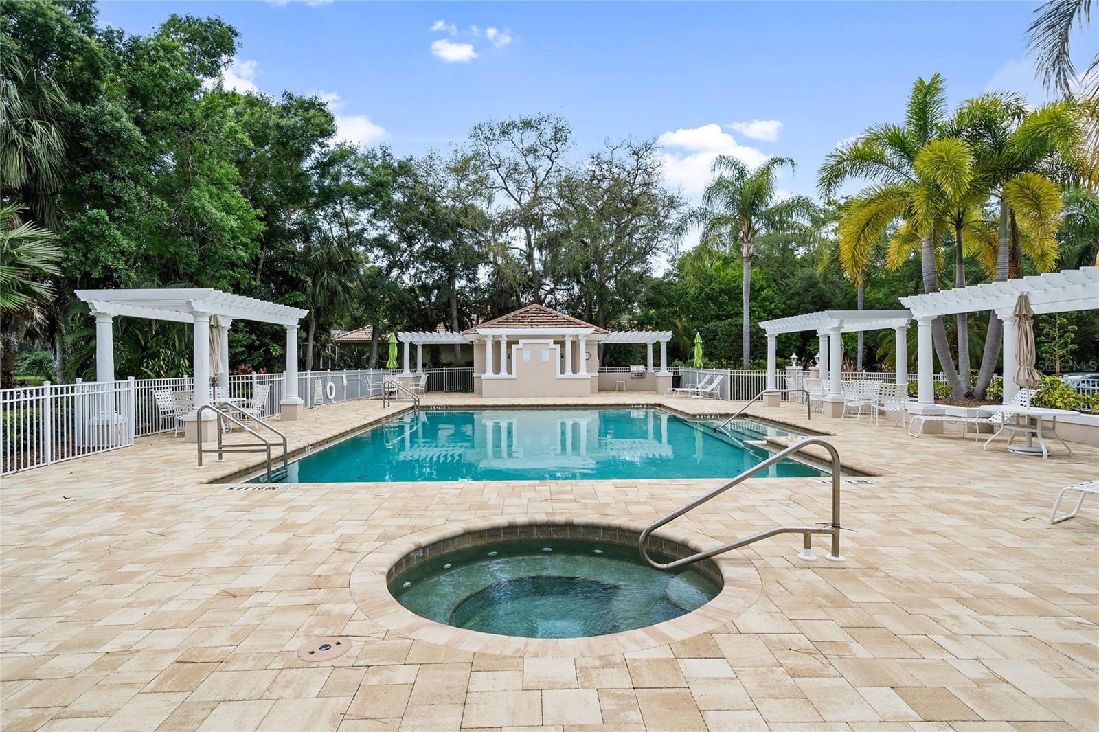 KENWOOD AT UNIVERSITY PARK - Residential
