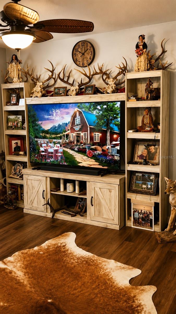 OAKRIDGE ESTATES - Residential