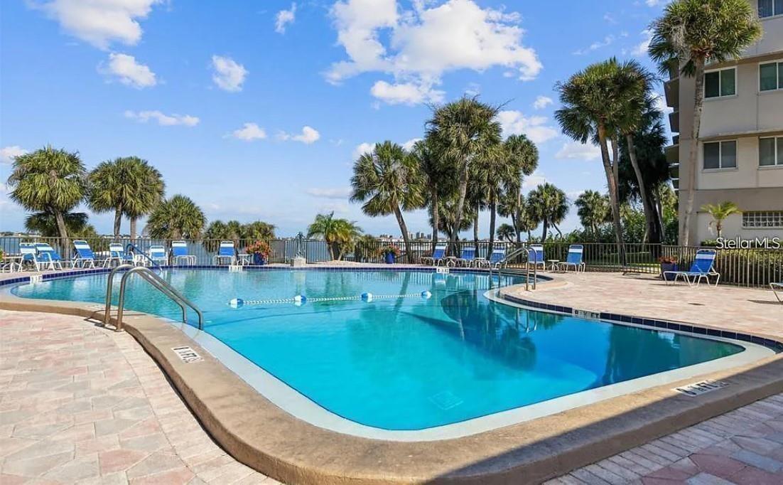 HARBOUR CLUB CONDO 2 - Residential