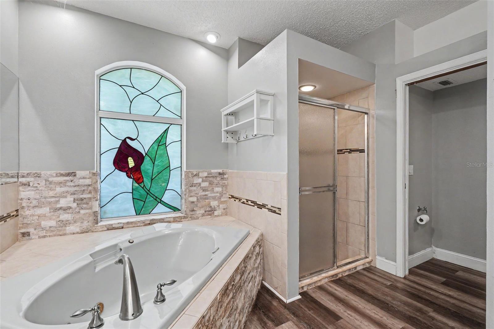 GOLDEN ACRES - Residential