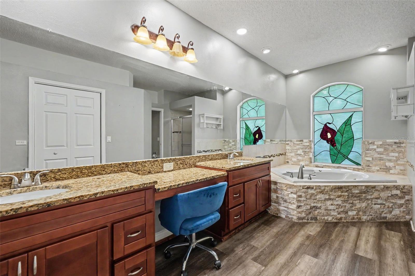 GOLDEN ACRES - Residential