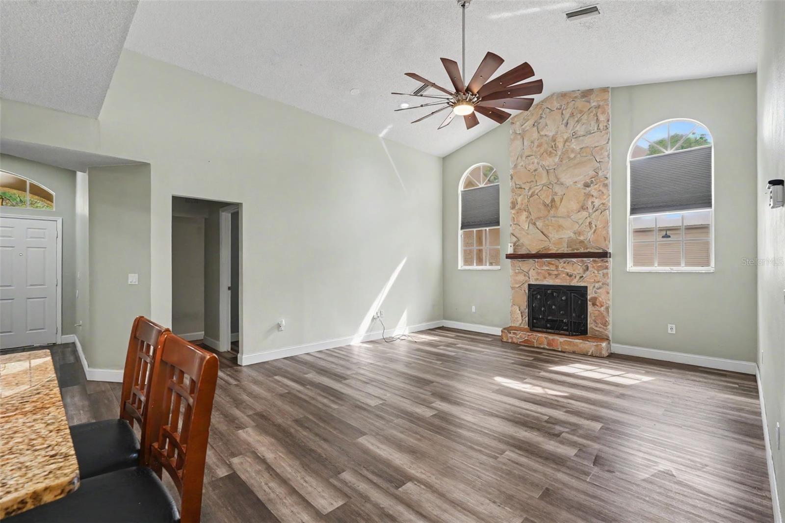 GOLDEN ACRES - Residential
