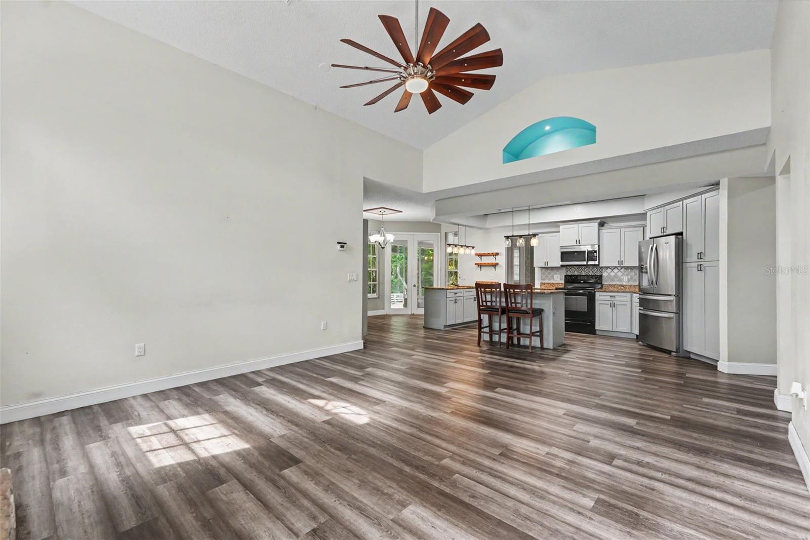 GOLDEN ACRES - Residential