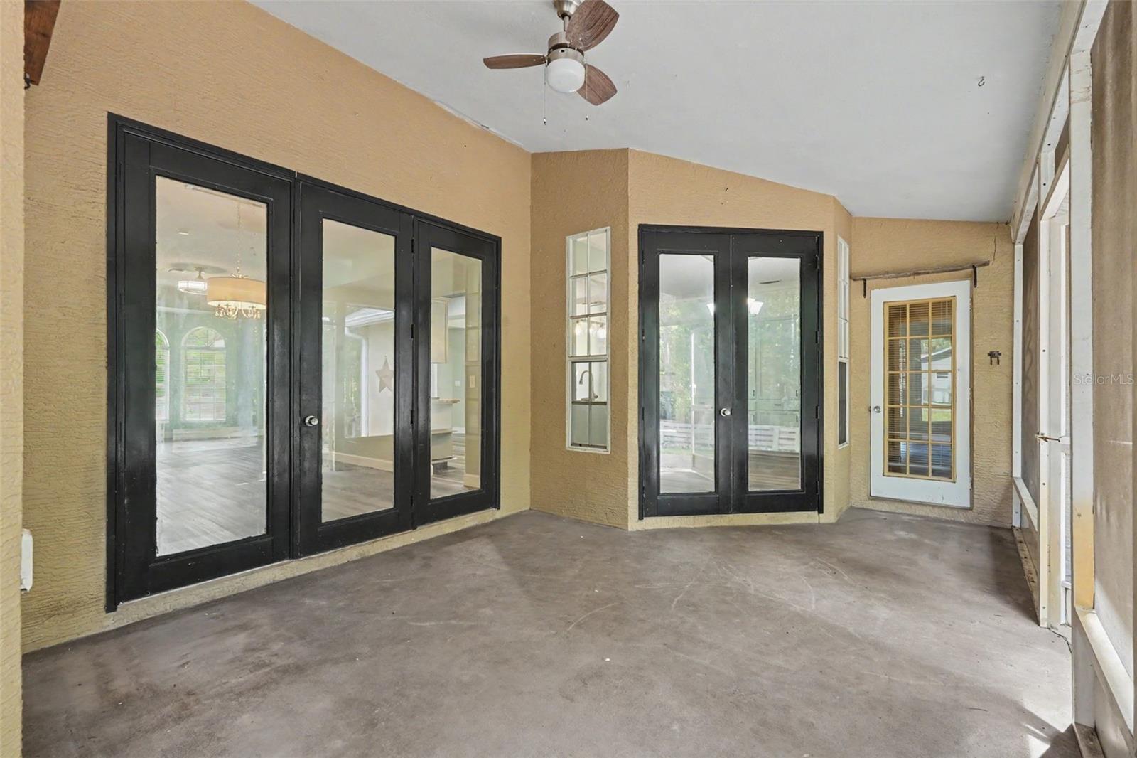 GOLDEN ACRES - Residential