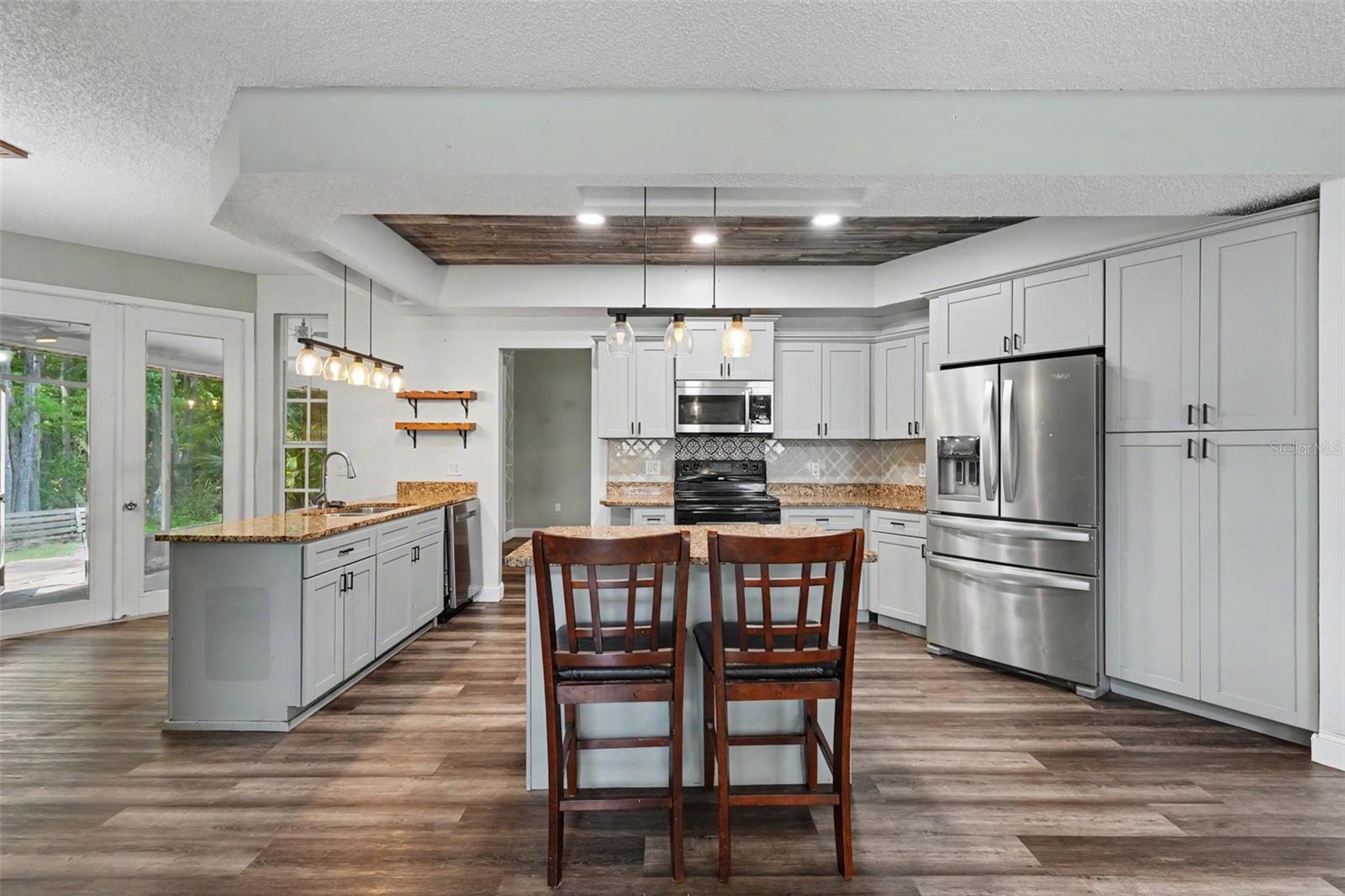 GOLDEN ACRES - Residential