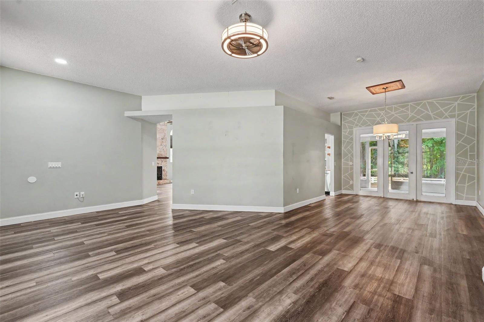 GOLDEN ACRES - Residential