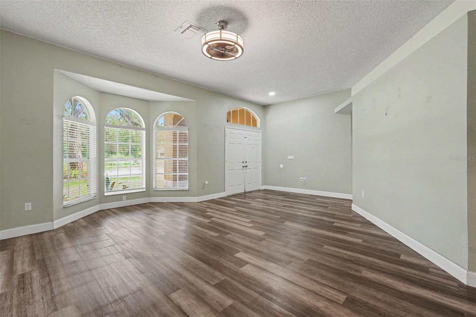 GOLDEN ACRES - Residential