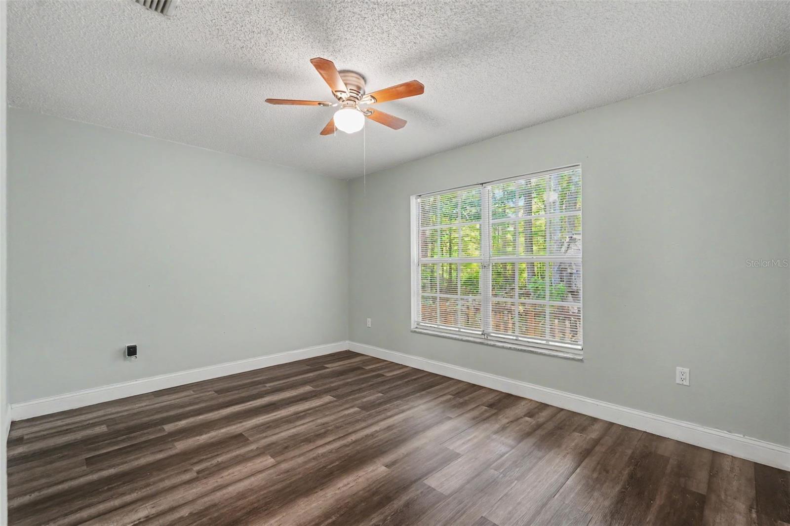 GOLDEN ACRES - Residential