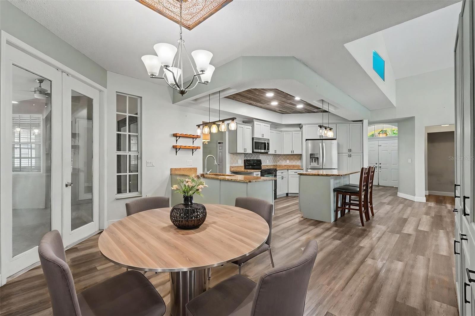 GOLDEN ACRES - Residential