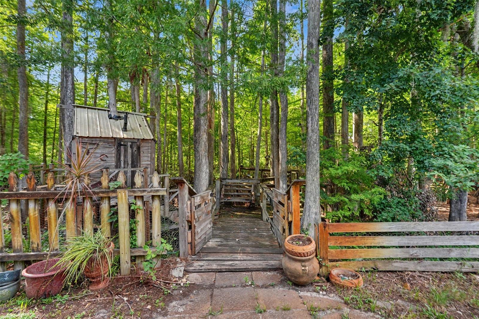 GOLDEN ACRES - Residential