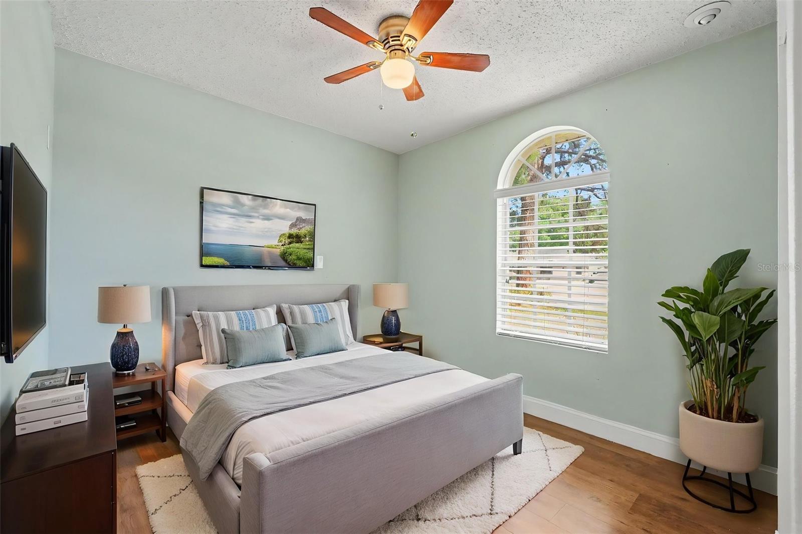 GOLDEN ACRES - Residential