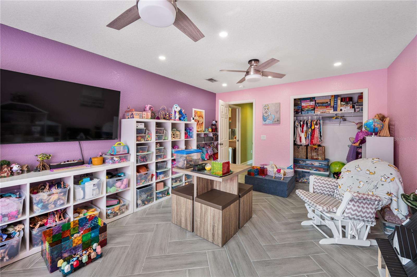 HUNTINGTON RDG - Residential