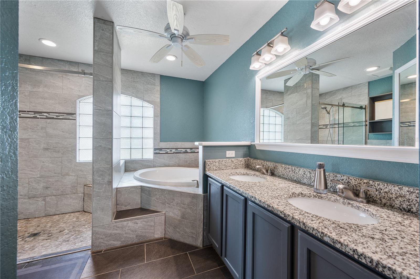 HUNTINGTON RDG - Residential