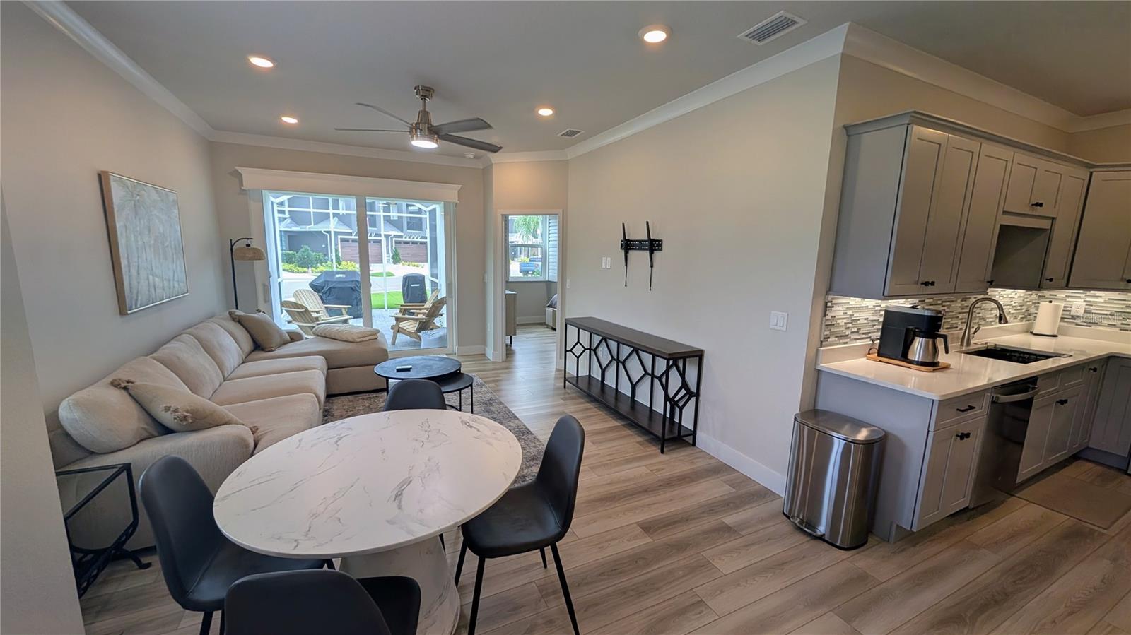 ISLES/VENETIAN BAY - Residential Lease