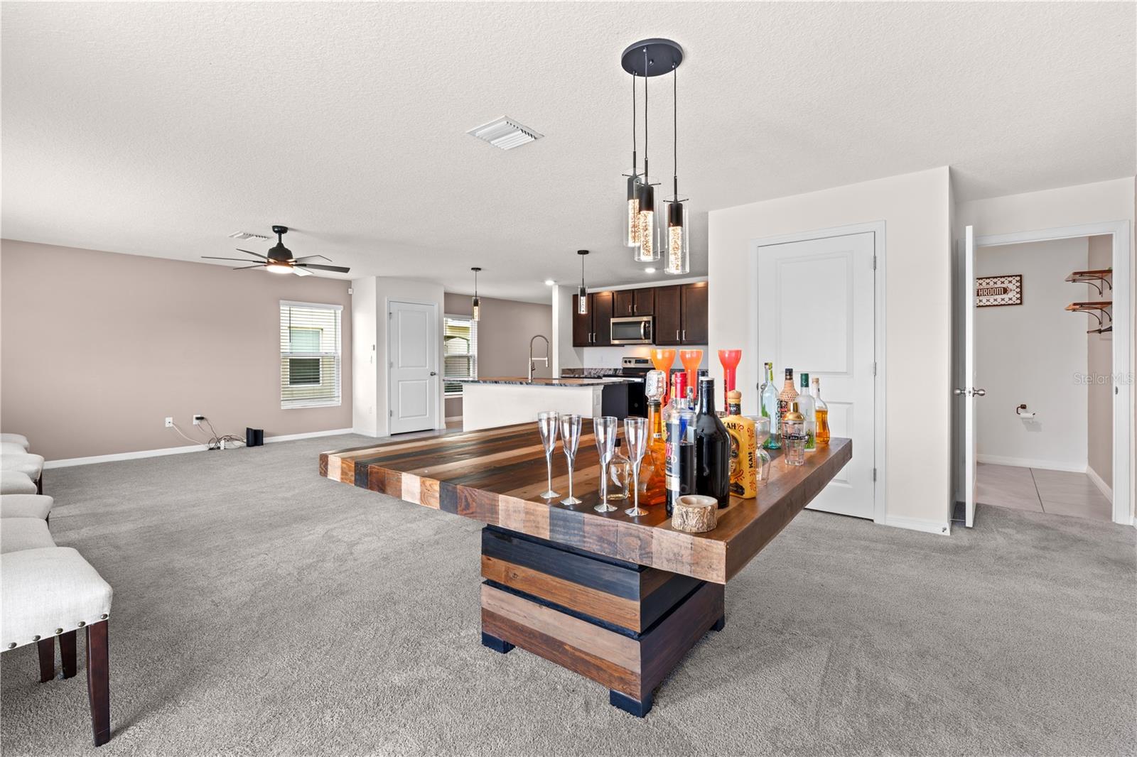 SUWANNEE LAKESIDE PH 2 & 3 - Residential Lease