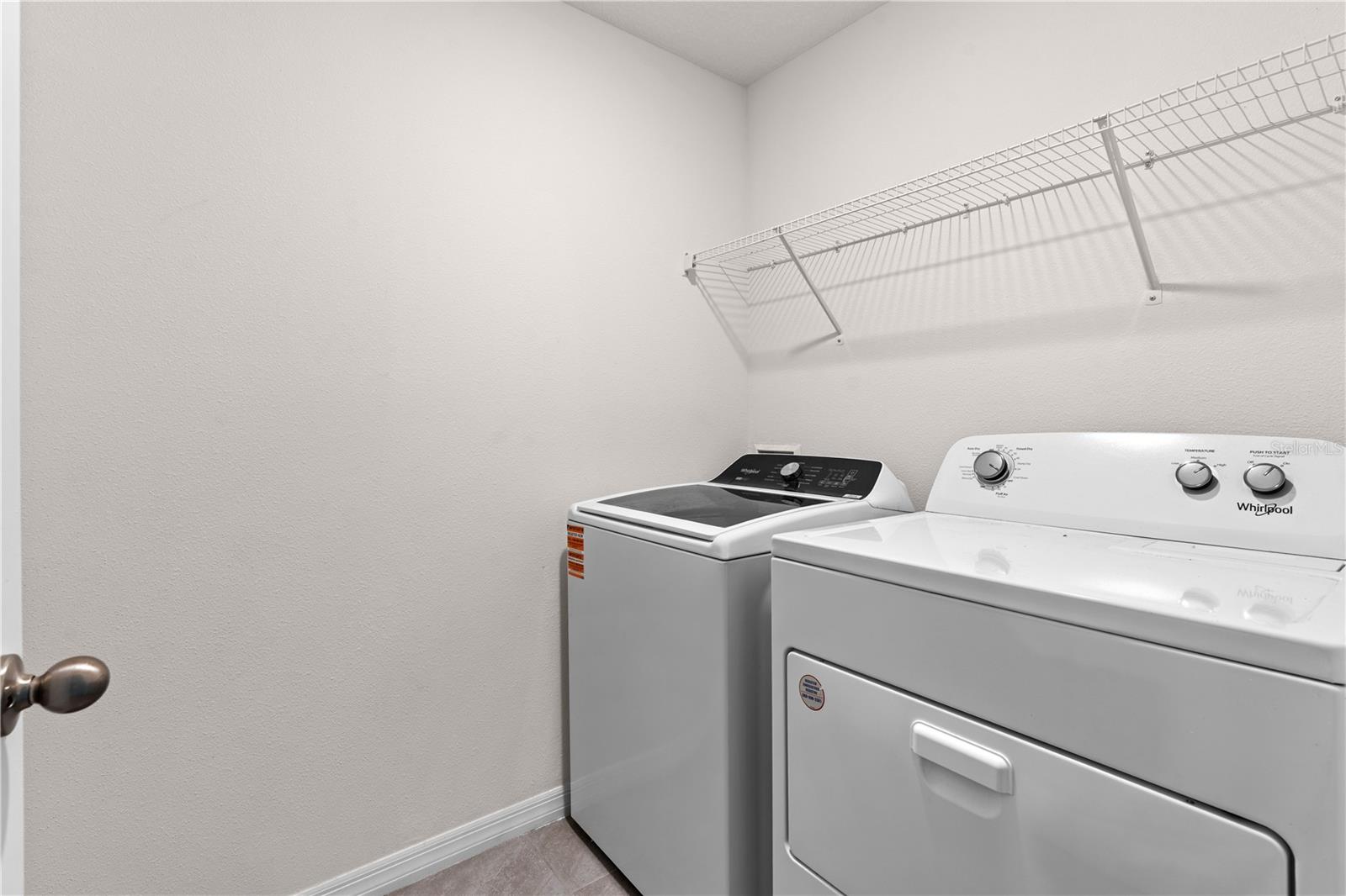 SUWANNEE LAKESIDE PH 2 & 3 - Residential Lease