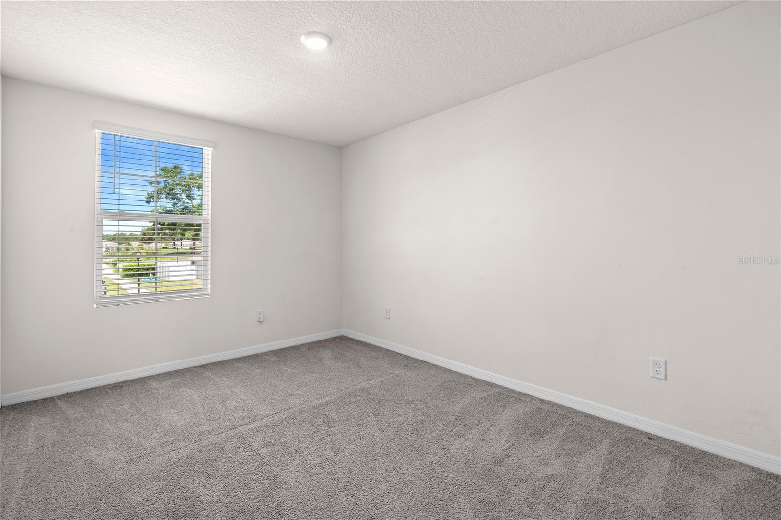 SUWANNEE LAKESIDE PH 2 & 3 - Residential Lease