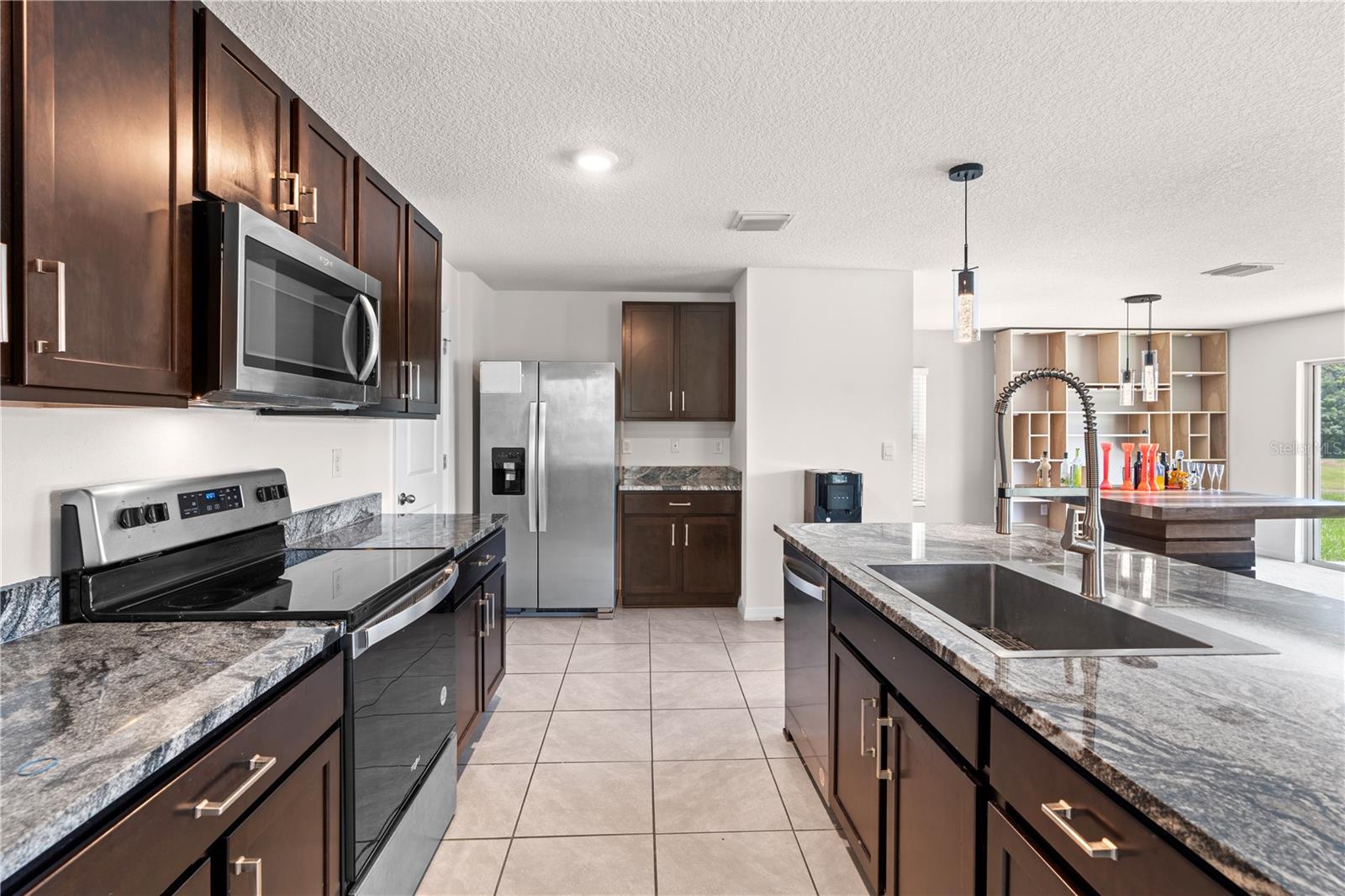 SUWANNEE LAKESIDE PH 2 & 3 - Residential Lease