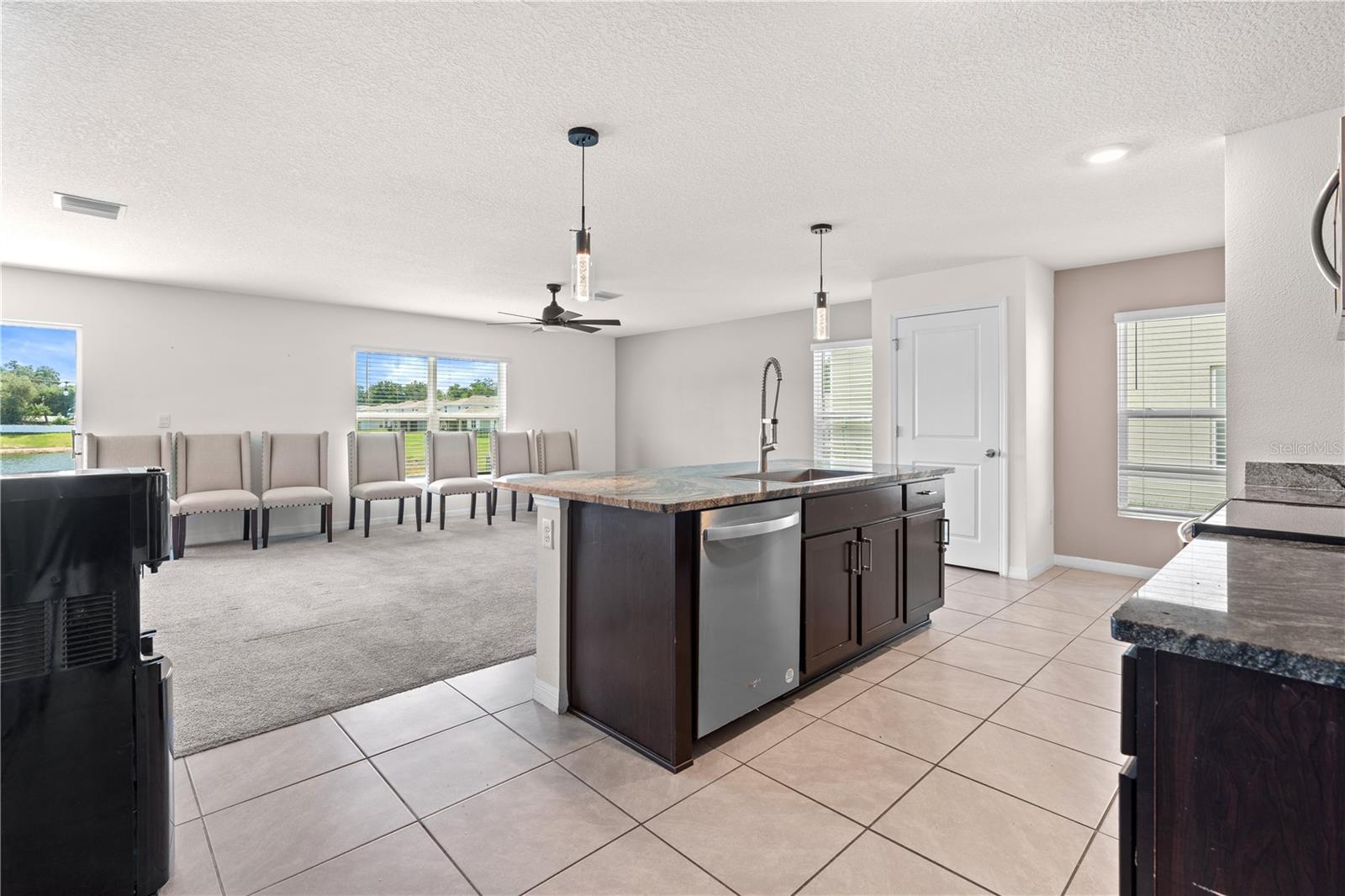 SUWANNEE LAKESIDE PH 2 & 3 - Residential Lease