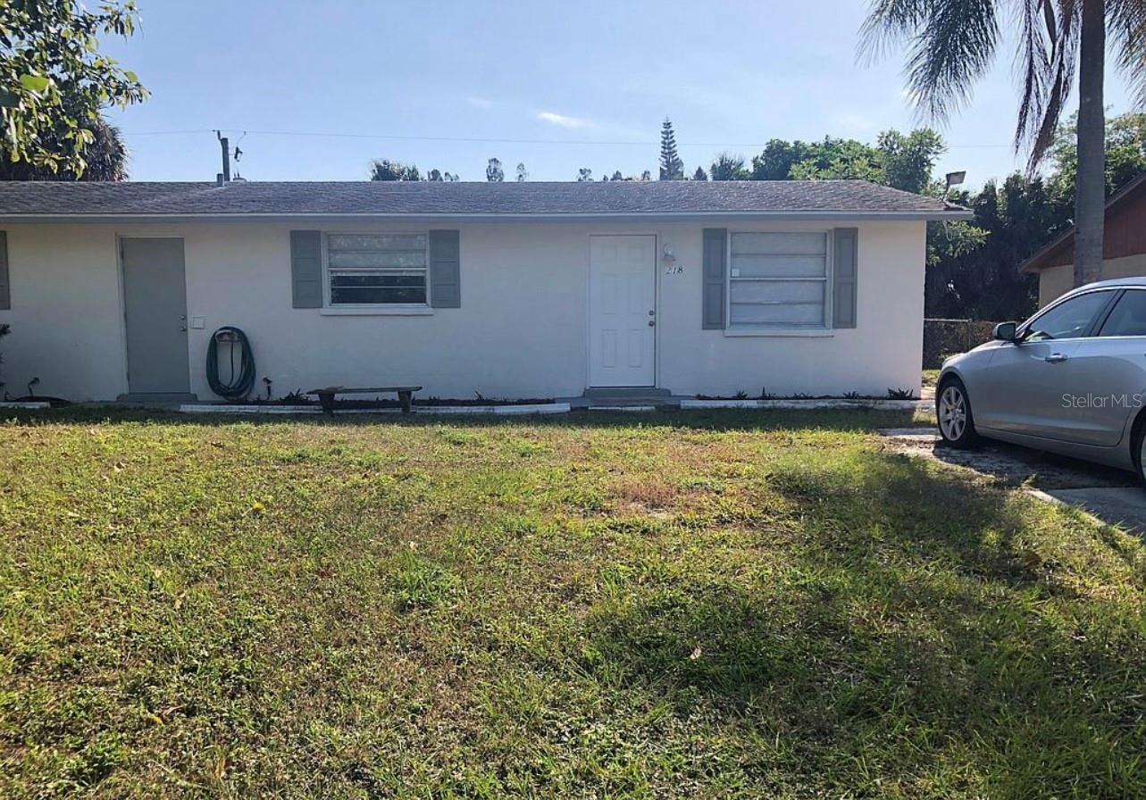 Charming 1/2 Duplex in Bradenton Florida with a Fully Fenced Back Yard!!

This delightful 1/2 duplex, nestled in the heart of Bradenton, offers the perfect balance of convenience and relaxation. Located just a stone's throw away from Sarasota and a mere 26-minute drive to the stunning Anna Maria Island, this rental promises a lifestyle that combines city living with beachside bliss. Your very own private oasis awaits in the fully fenced backyard. Whether it's a morning coffee, evening barbecue, or playtime with your furry friends, this outdoor space offers both security and privacy.
 Inside, you'll find a cozy living space designed for comfort and convenience. The open floor plan creates a seamless flow from the living area to the kitchen, making it perfect for entertaining and everyday living.
Two generous bedrooms provide a peaceful retreat at the end of the day, with plenty of closet space for your belongings.
Convenient Parking: A private driveway offers parking for your vehicles, ensuring your comfort and convenience.
Local Amenities: You'll be within reach of a wide range of local amenities, including schools, parks, shopping, and dining options, allowing you to enjoy a well-rounded lifestyle.

This 1/2 duplex is perfect for those seeking the best of both worlds – the tranquility of a fenced backyard and the excitement of nearby urban attractions and the beach. Don't miss the opportunity to make this fantastic rental property your new home!

Contact us today to schedule a viewing and experience the charm of this Bradenton gem for yourself.

Application fee: 75$
Move in January 2nd 2024
12 month lease available
