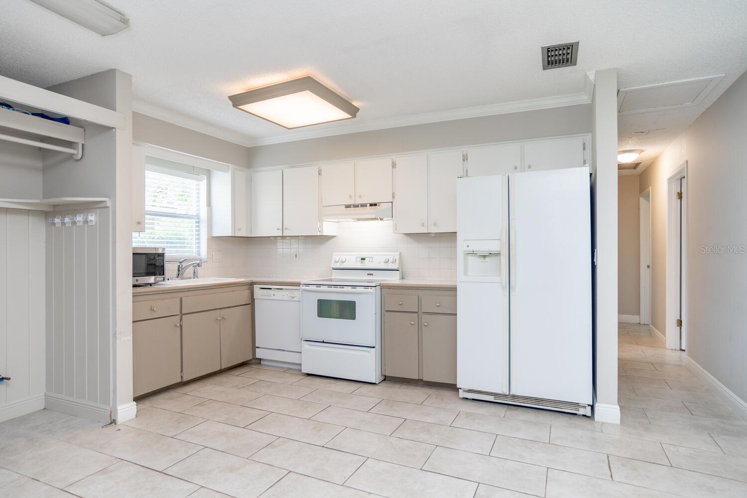 SHOREACRES CENTER - Residential Lease