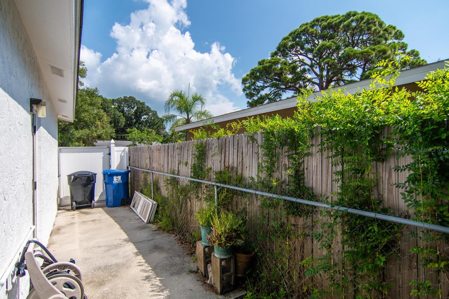 SHOREACRES CENTER - Residential Lease