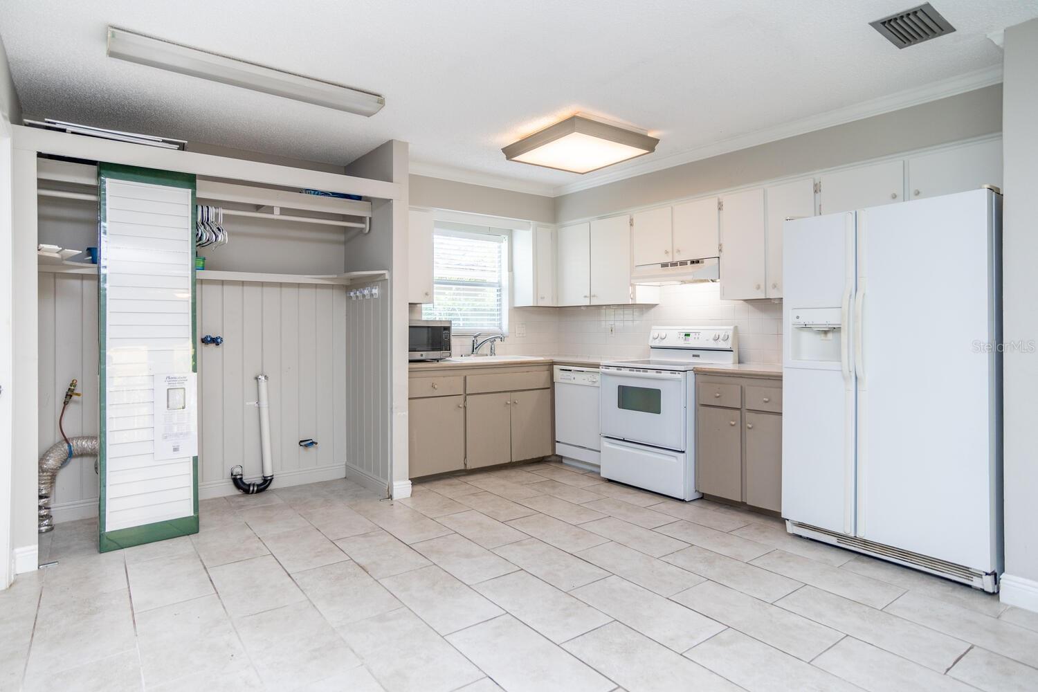 SHOREACRES CENTER - Residential Lease
