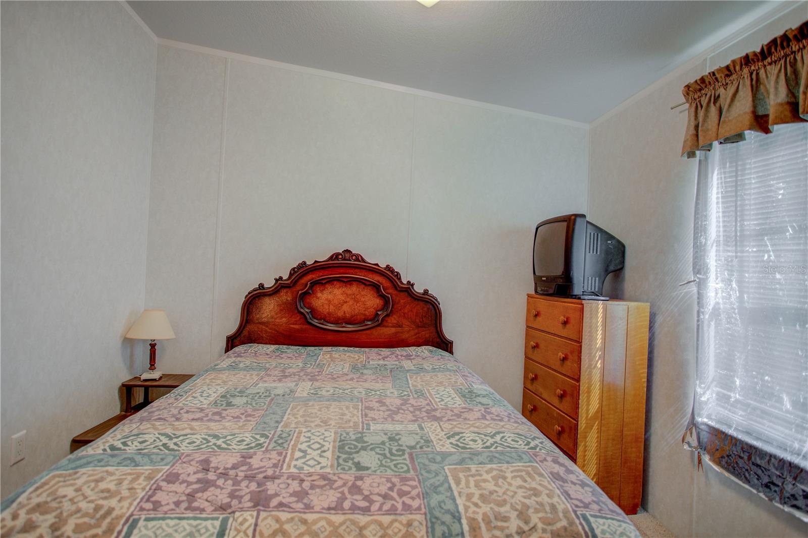 LAKE GEORGE MANOR - Residential