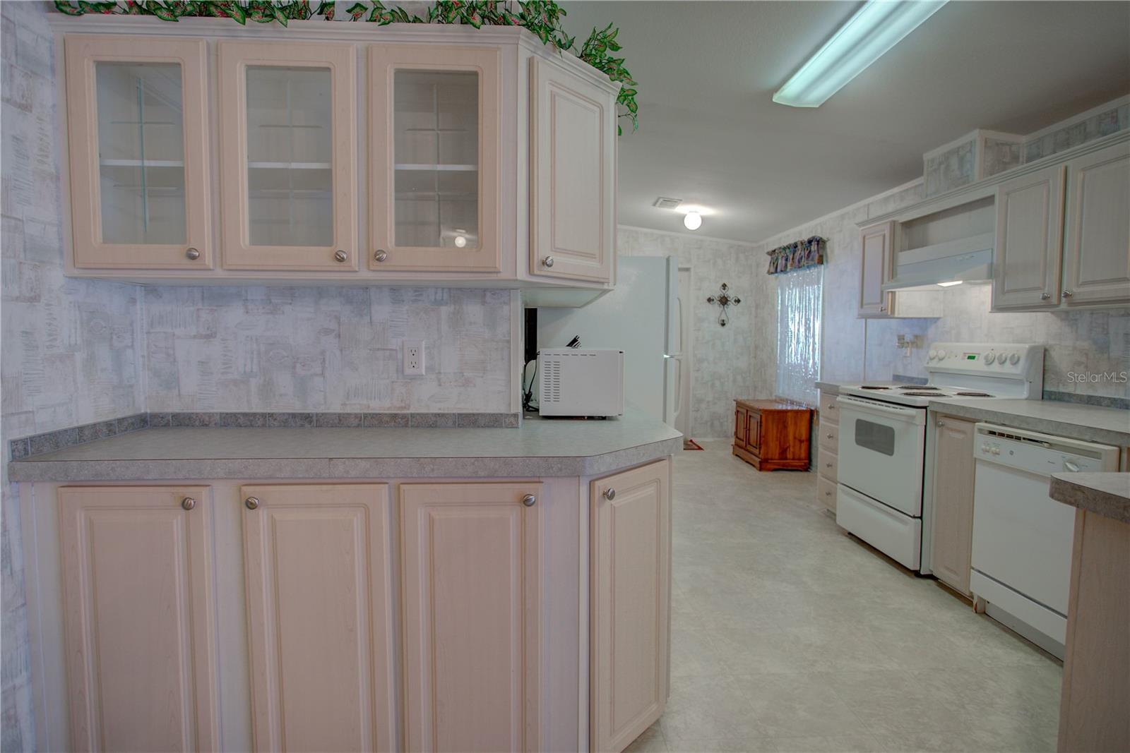 LAKE GEORGE MANOR - Residential