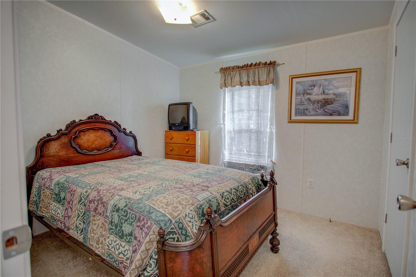 LAKE GEORGE MANOR - Residential
