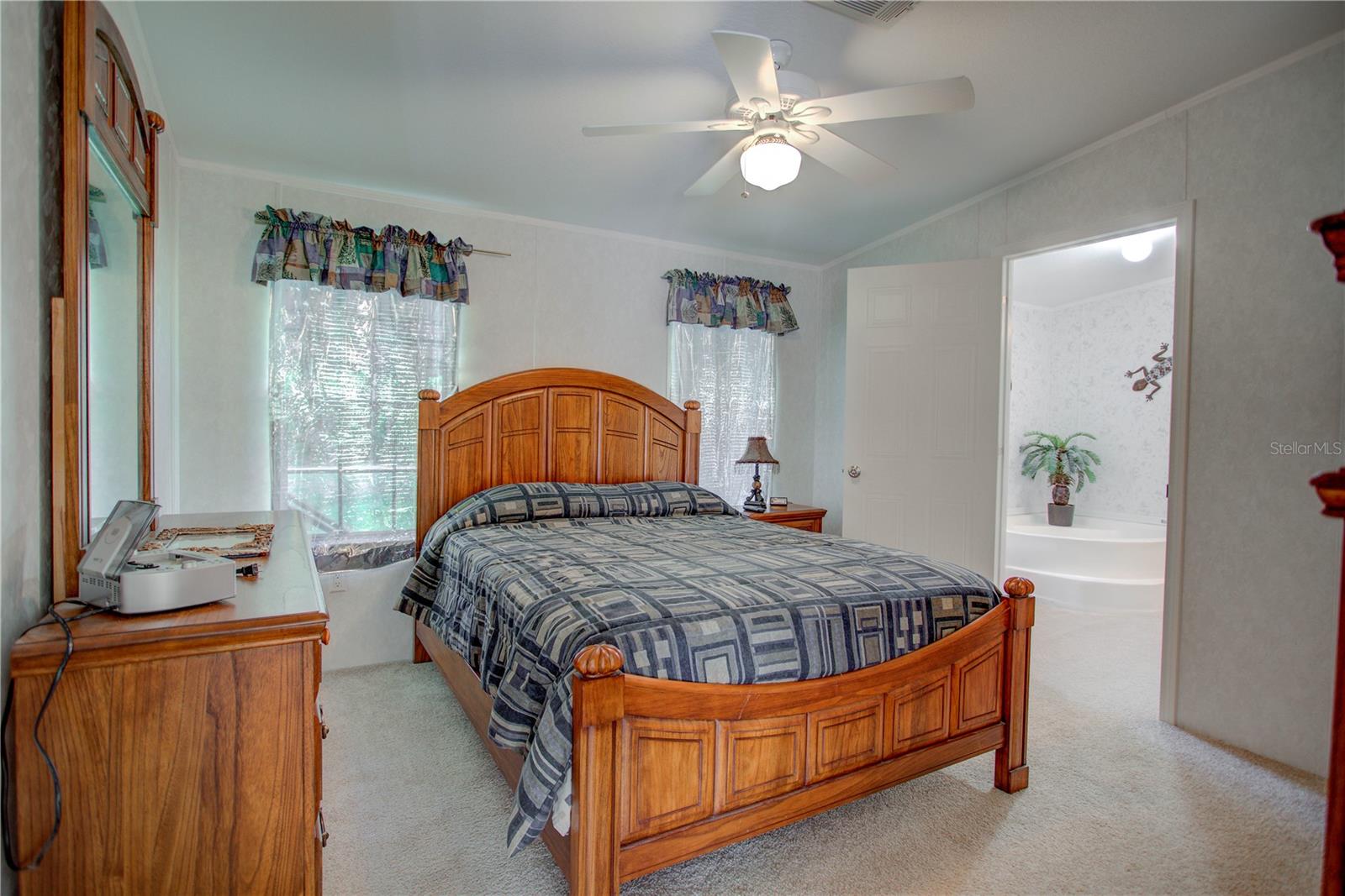 LAKE GEORGE MANOR - Residential