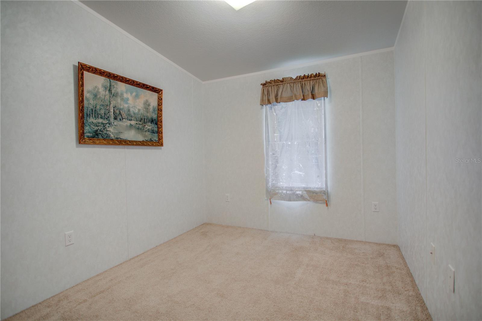 LAKE GEORGE MANOR - Residential
