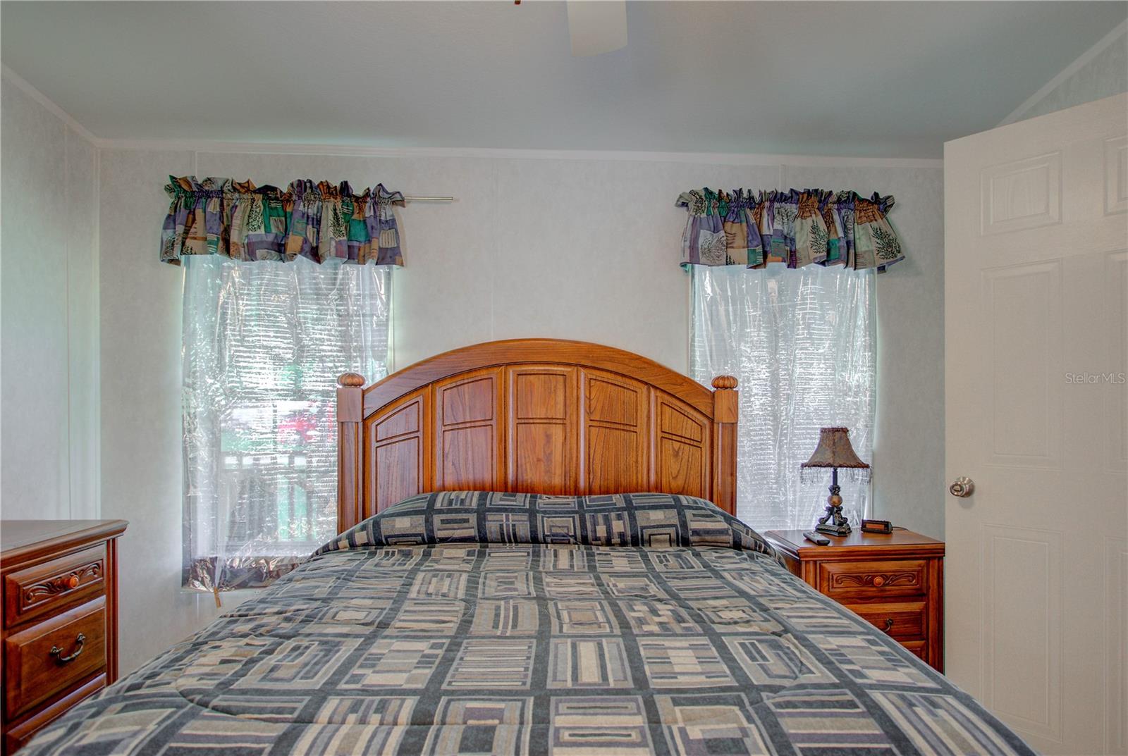 LAKE GEORGE MANOR - Residential