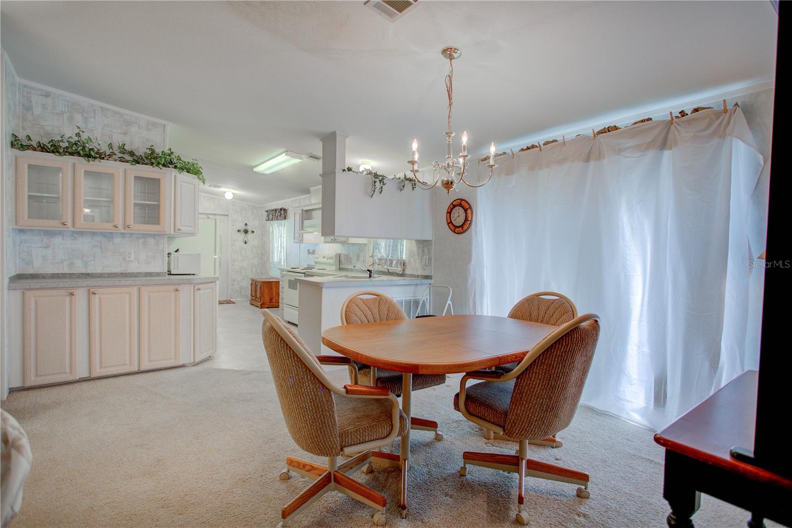LAKE GEORGE MANOR - Residential