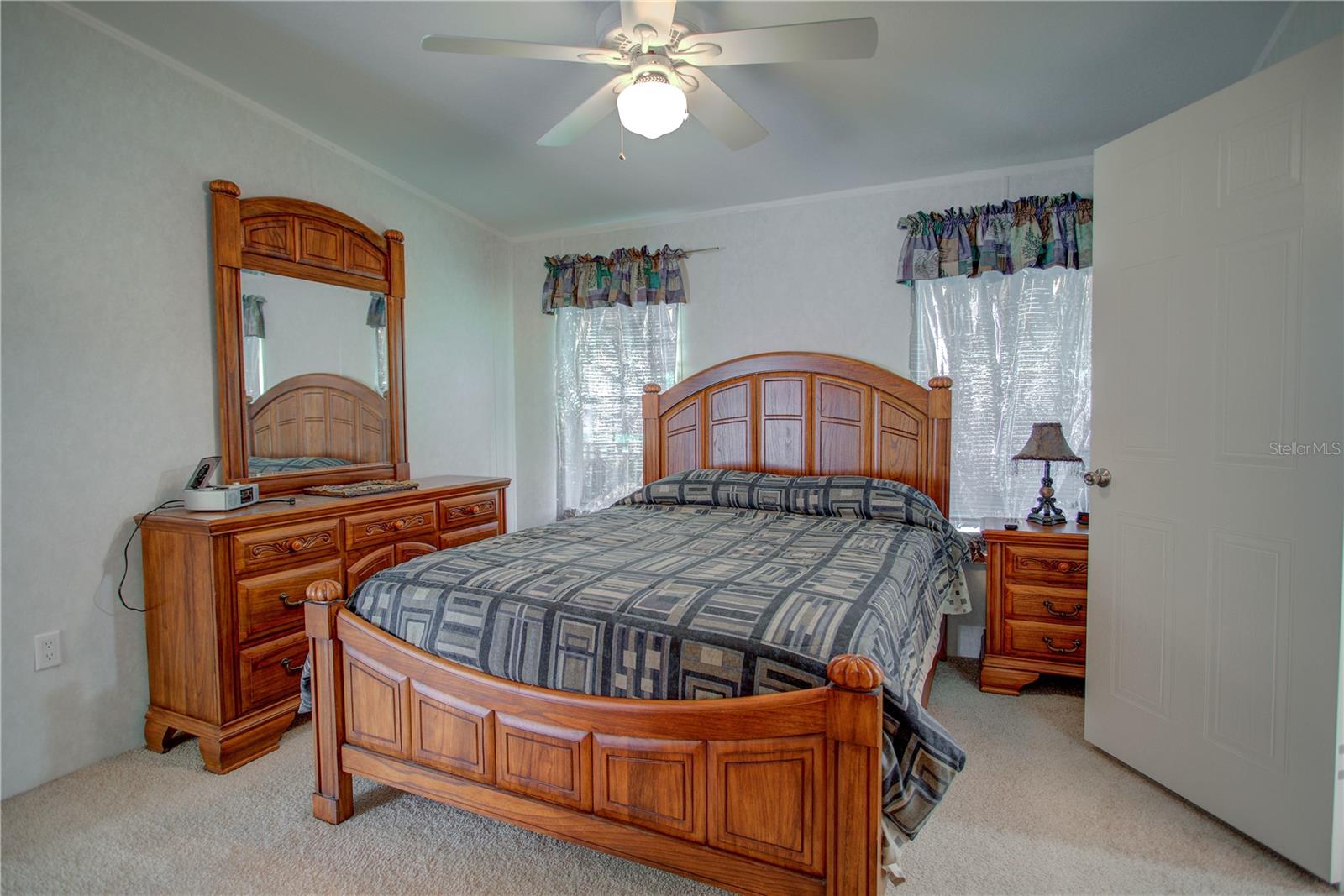 LAKE GEORGE MANOR - Residential