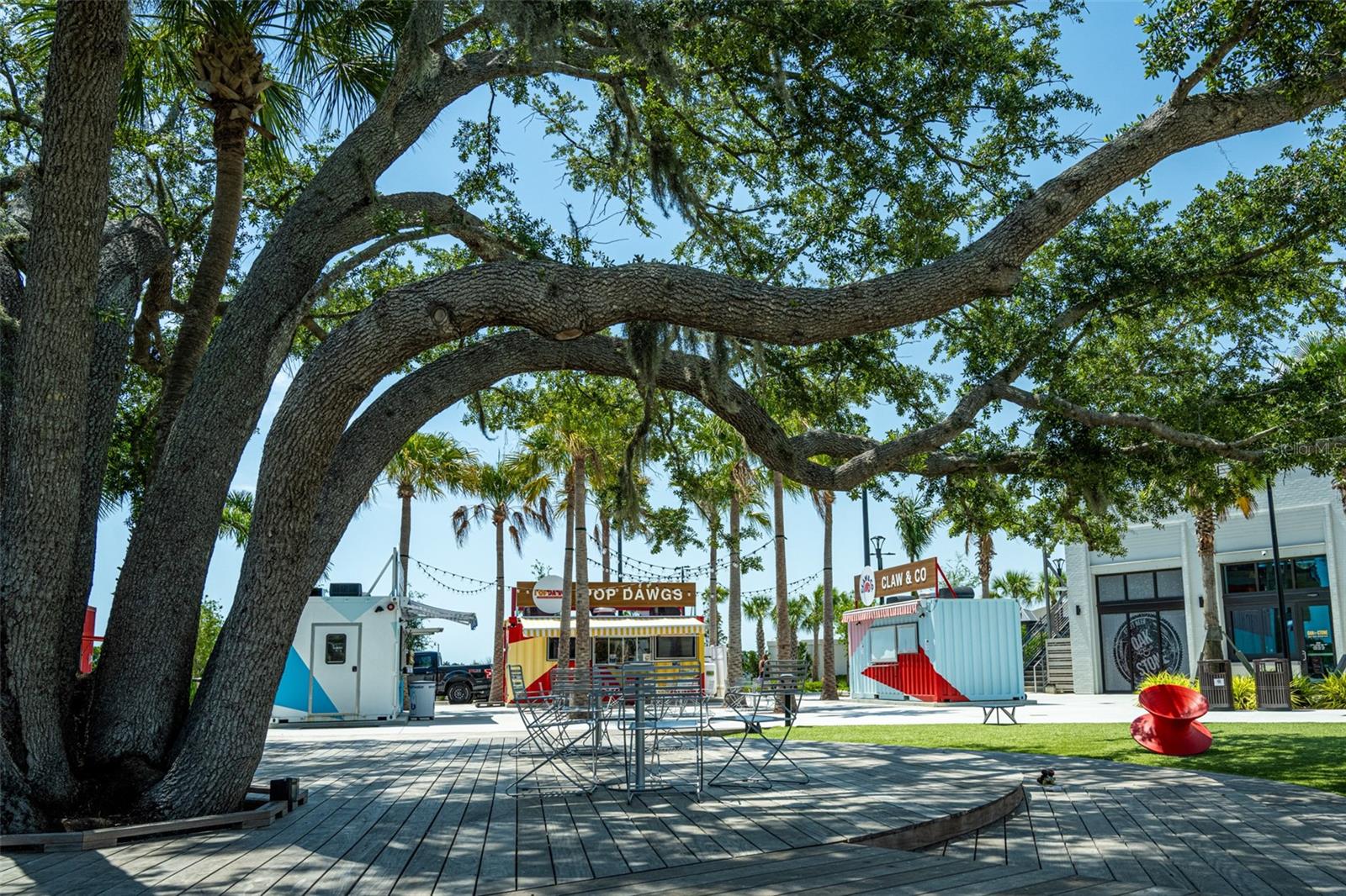 ISLANDWALK/THE WEST VLGS PH 8 - Residential