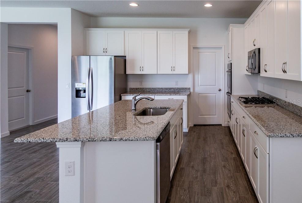 SANCTUARY/HAMLIN - Residential Lease