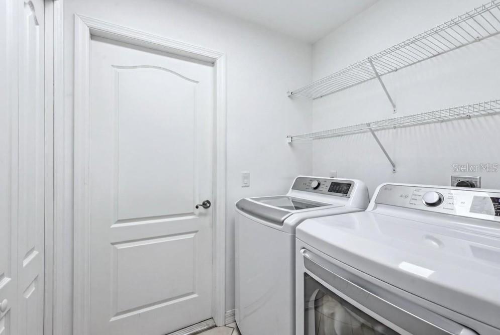 SOUTH VENICE - Residential Lease