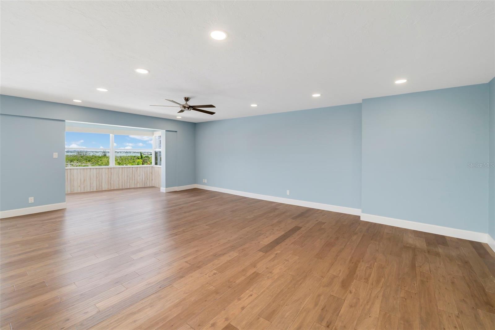 KEY TOWER SOUTH - Residential