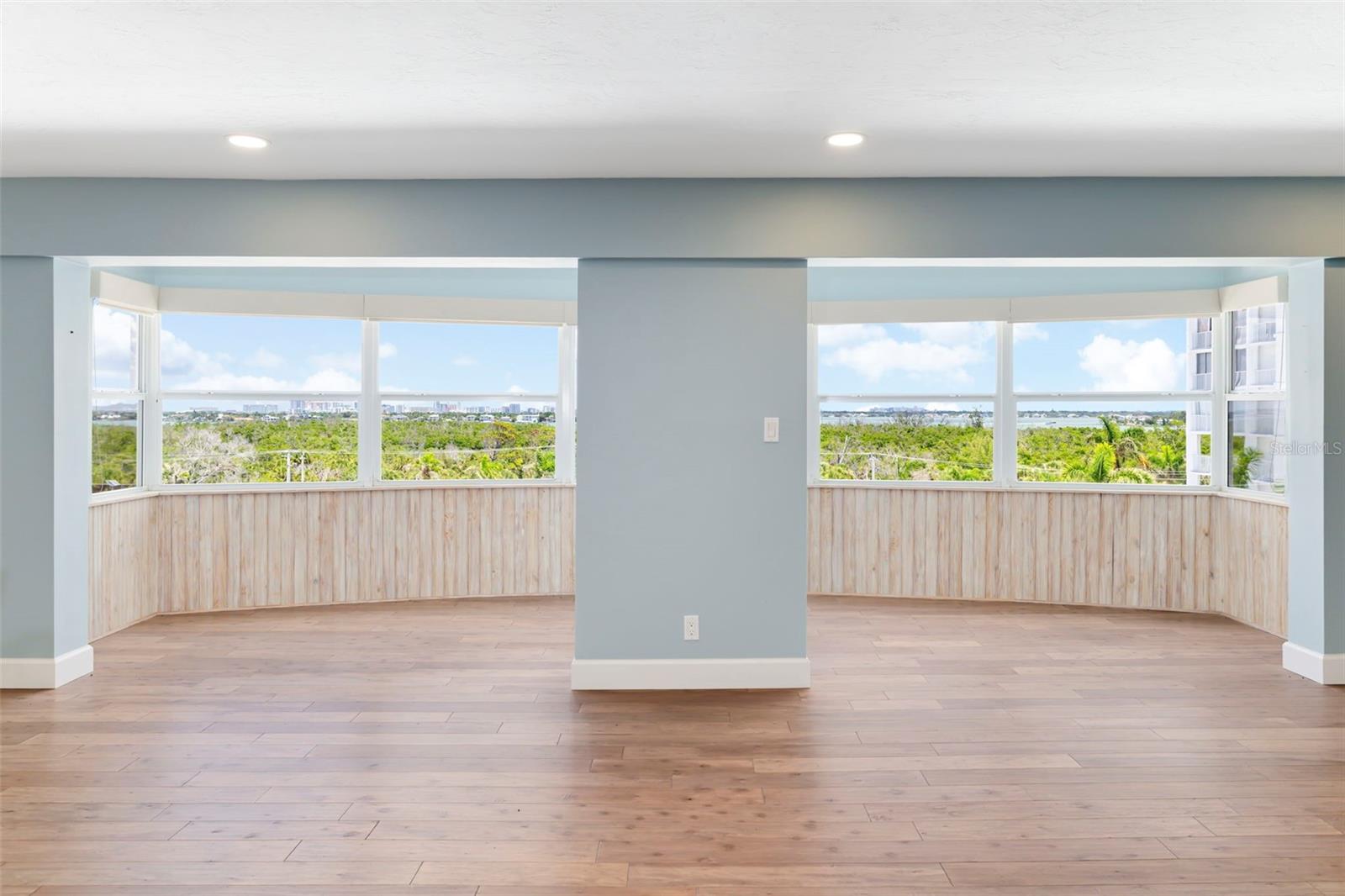 KEY TOWER SOUTH - Residential